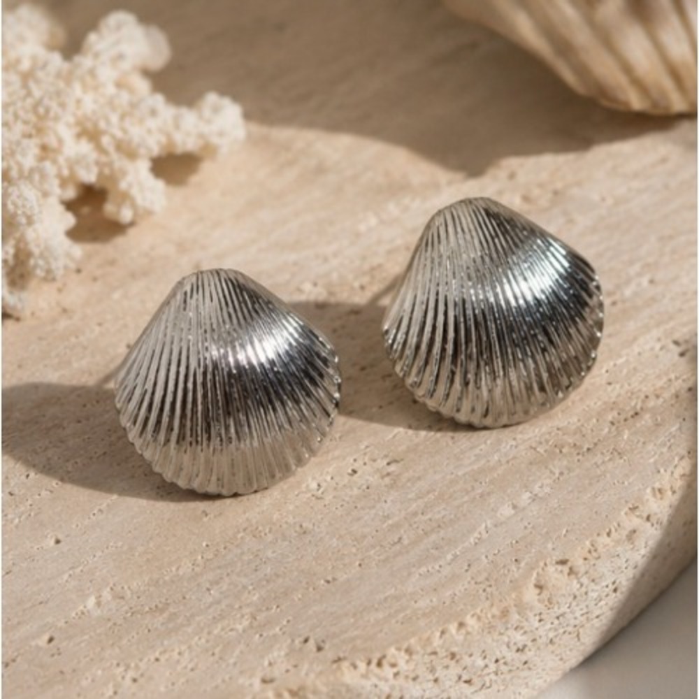 Silver Sea Shell Clip On Earrings Dainty Coastal Grandma Maine Whimsical Vintage